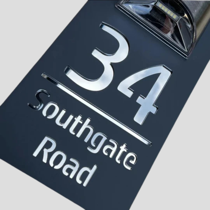 Zonne-huisnummerplaat