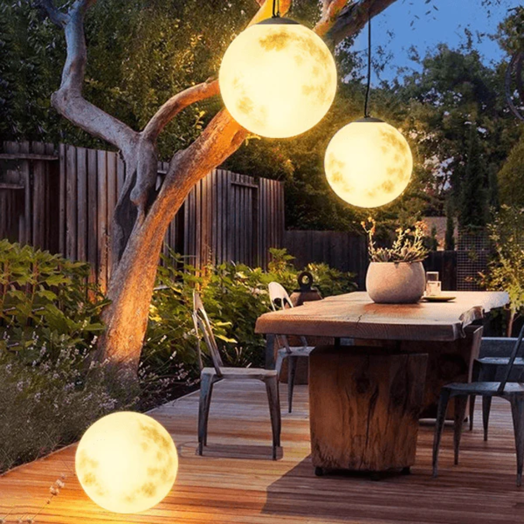 Maanvormige tuinlamp