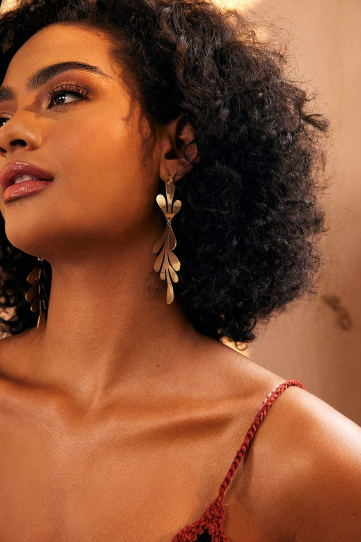 Lange Oorbellen met Bladvormige Uitsnijdingen