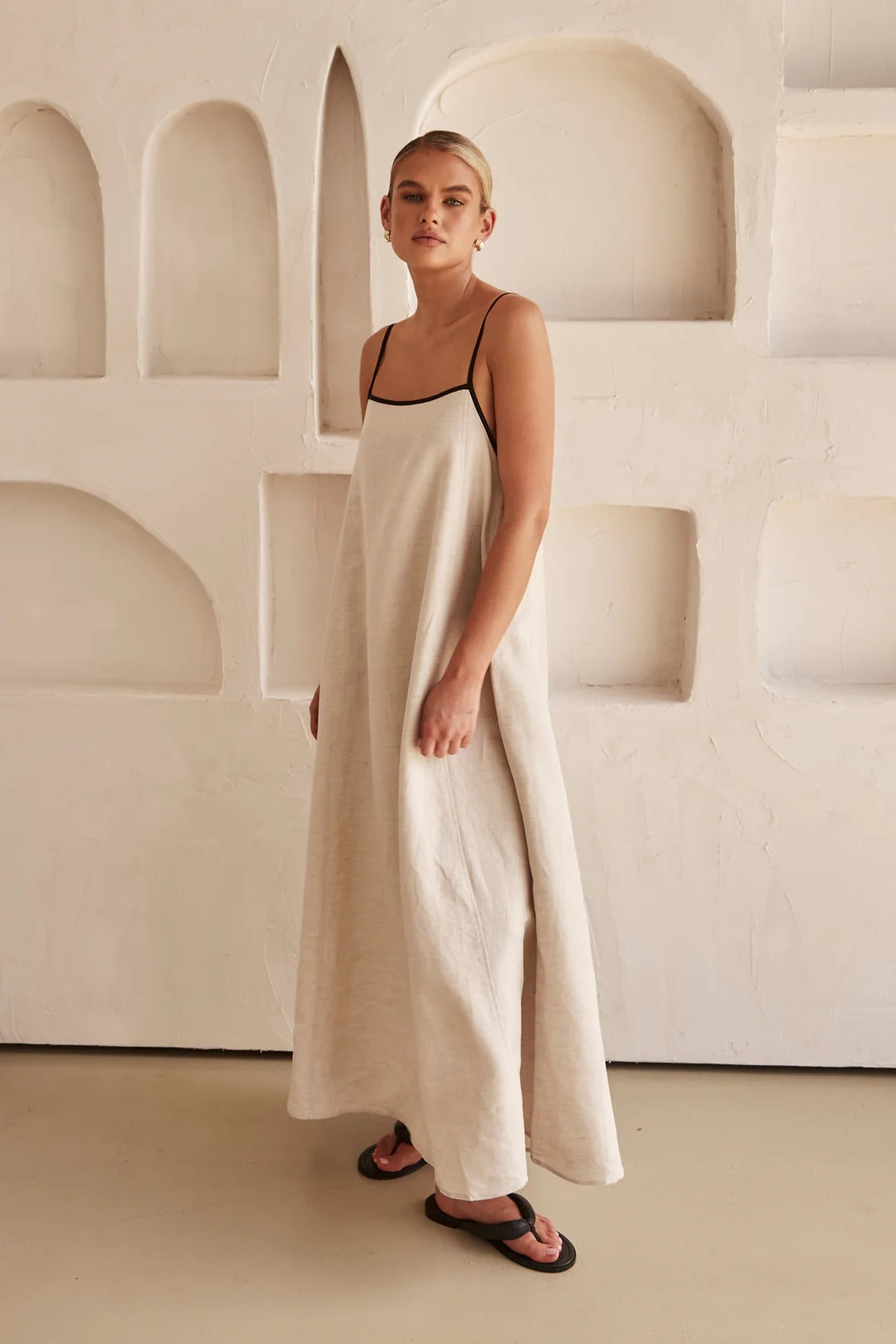 Maxi-jurk met Zwarte Biezen