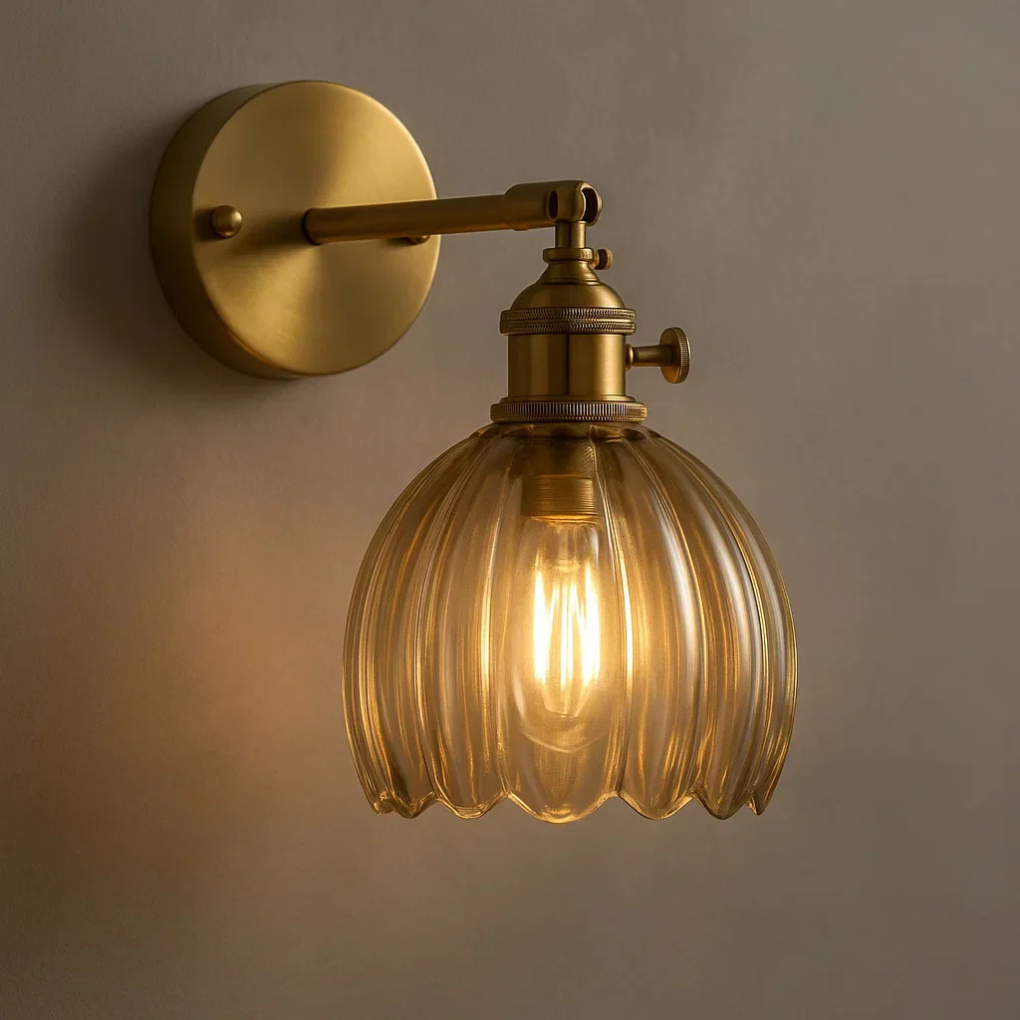 Retro wandlamp – glazen tulpdesign voor elegante verlichting