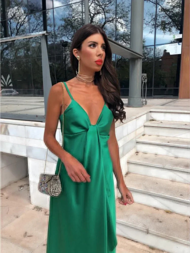 V-hals jurk met knoopdetail